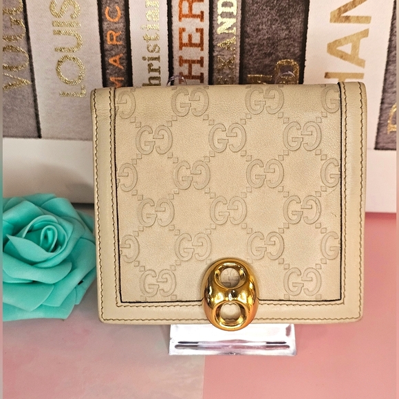 Gucci Handbags - 🌟Gucci Guccissima Leather Bifold Vintage Cream Wallet 🤍